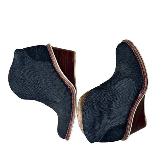 Anthropologie Schuler & Sons Philadelphia Wedge Booties Boots Embossed Black 7.5 - Picture 8 of 9